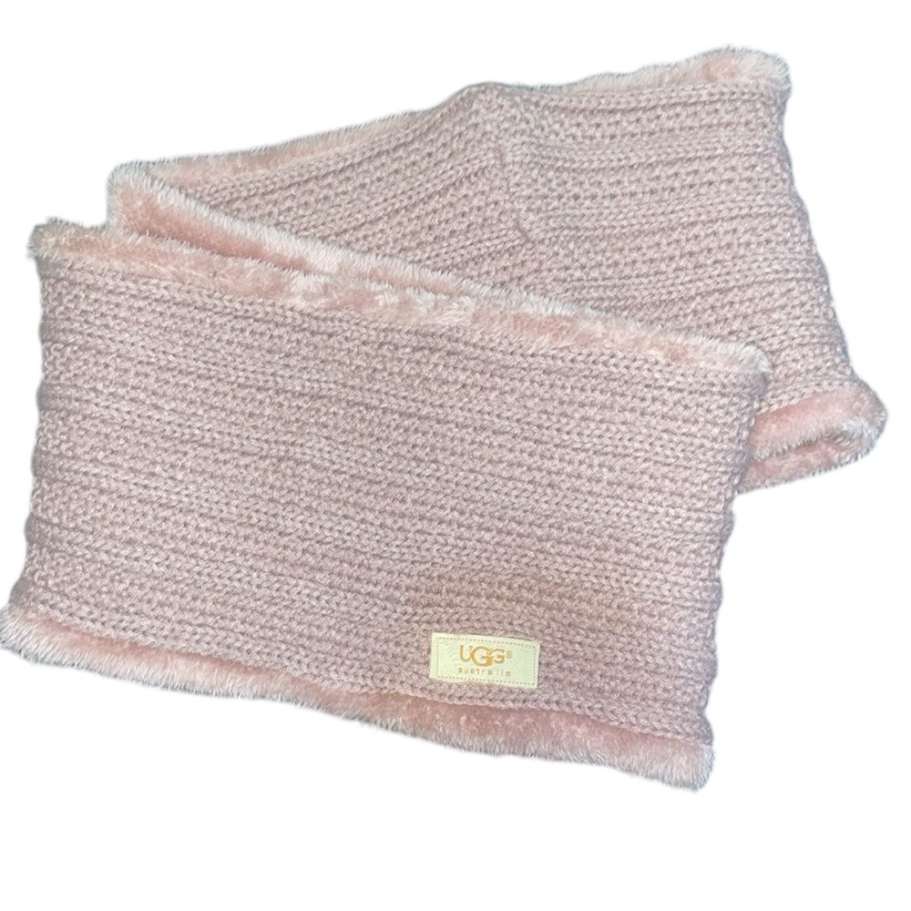 NWOT Pink UGG Infinity Scarf 🧣